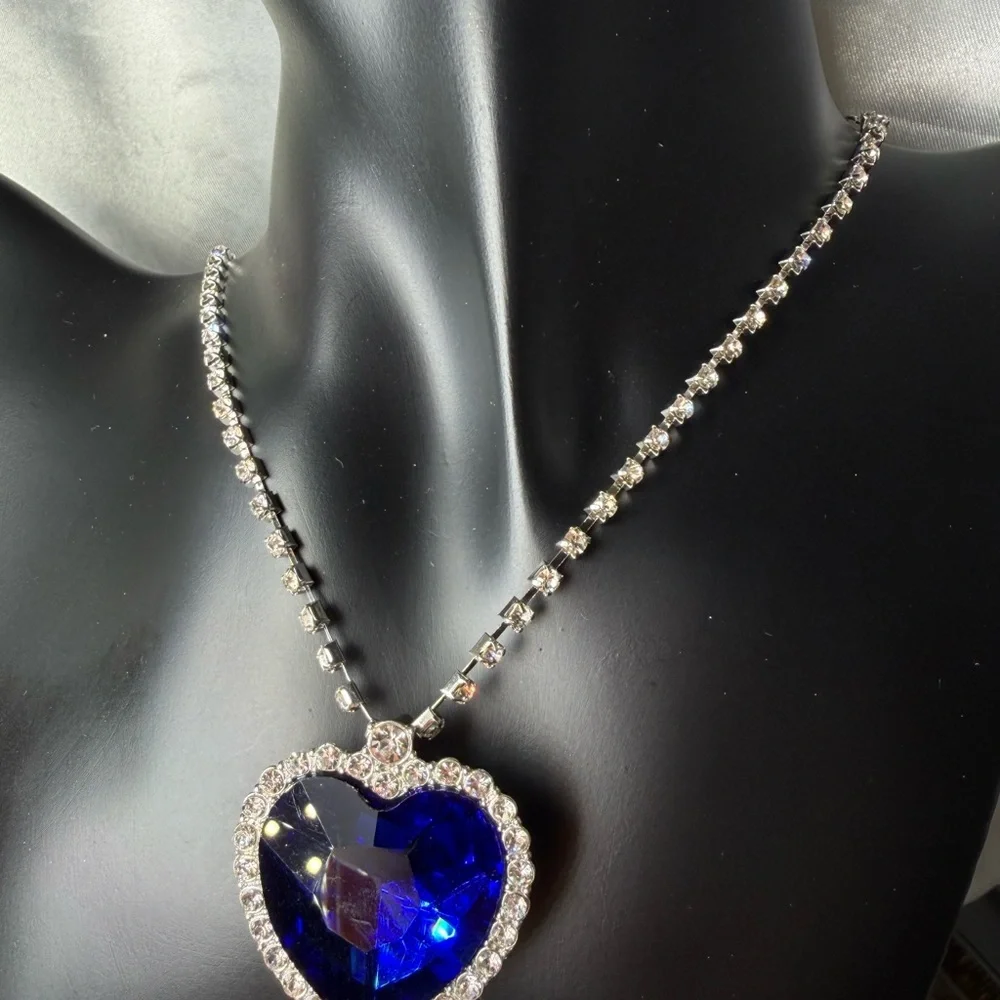 Unique premium look Sapphire Blue Heart Necklace with Silver Accents - Picture 8 of 13